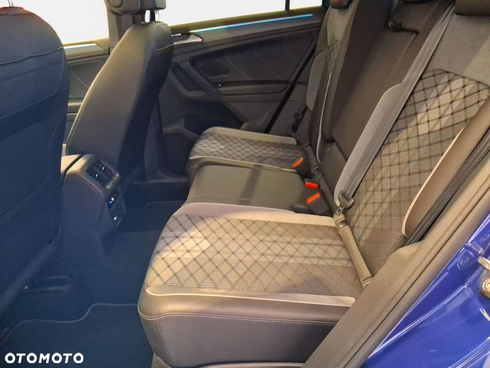 Volkswagen Tiguan - 12