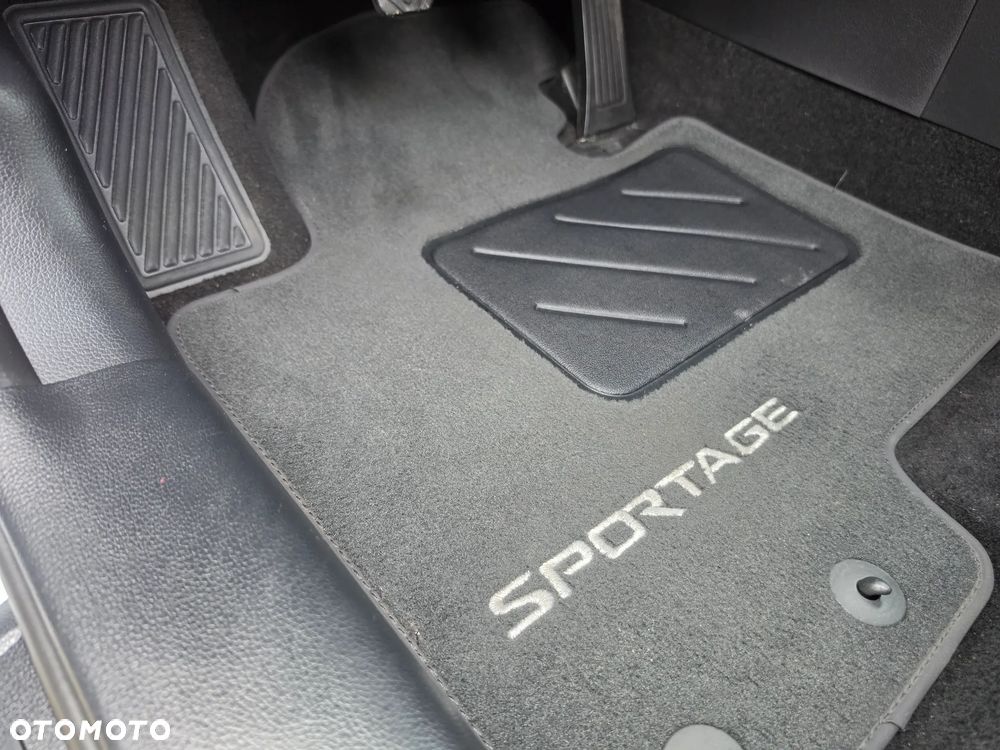Kia Sportage 2.0 CVVT 4WD Fifa World Cup Edition - 27