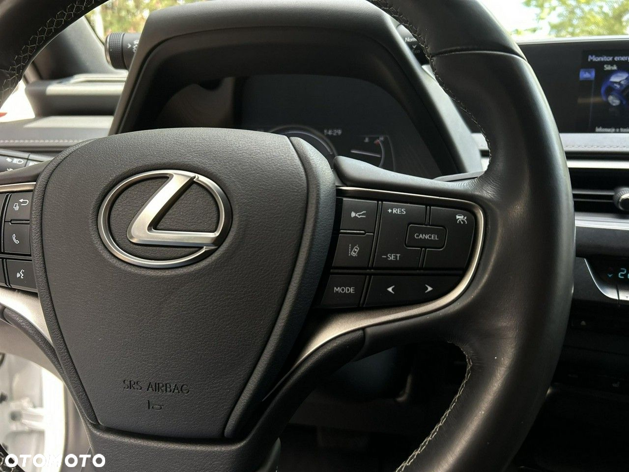 Lexus UX - 13