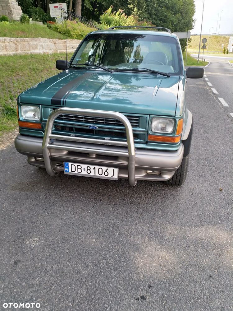 Ford Explorer Standard - 14