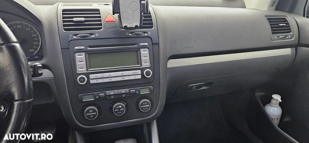 Volkswagen Golf - 11