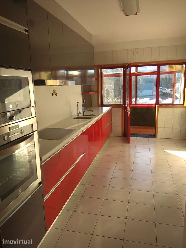 Excelente apartamento T3 no centro de Famalicão - Grande imagem: 5/8