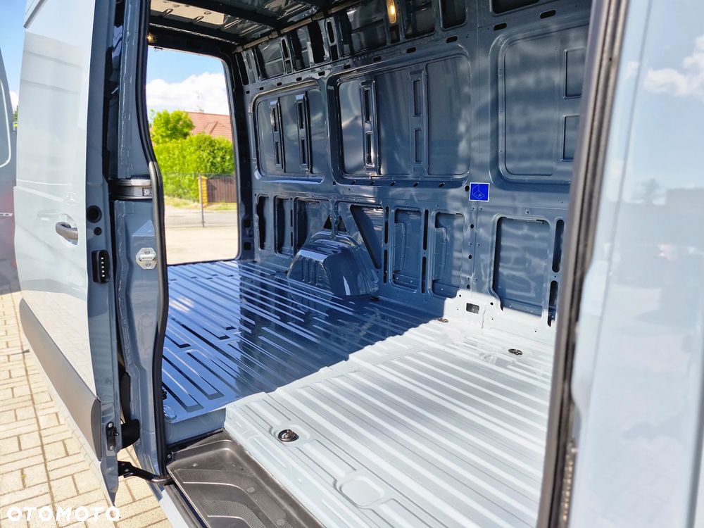 Mercedes-Benz Sprinter - 21
