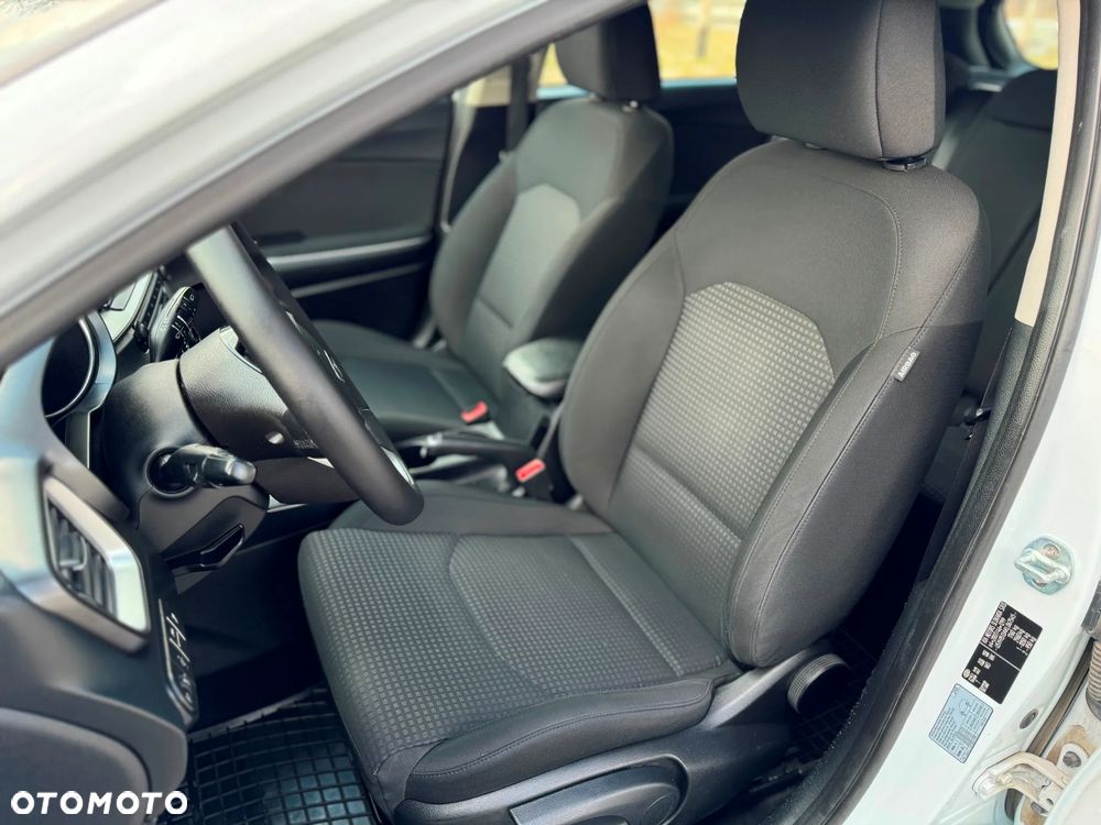 Kia Ceed - 32