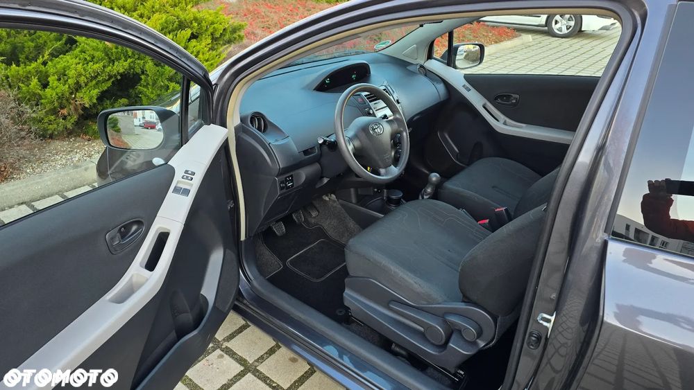 Toyota Yaris - 9