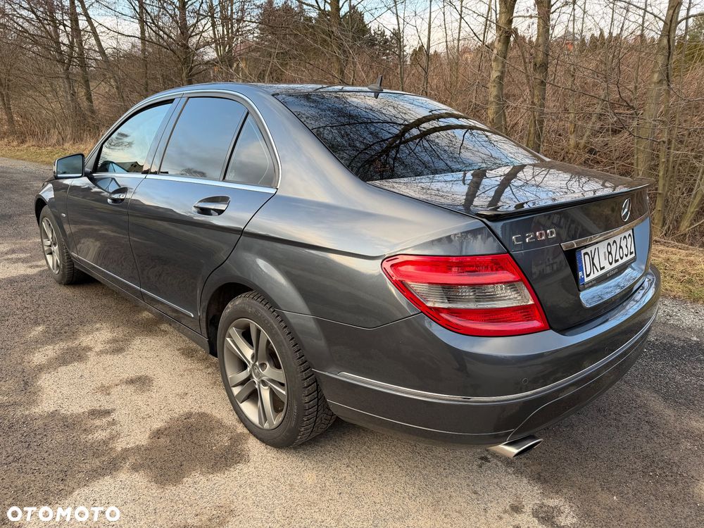 Mercedes-Benz Klasa C 200 CGI Automatik BlueEFFICIENCY Avantgarde - 2