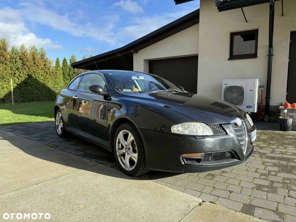 Alfa Romeo GT 1.9JTD 16V Black Line - 1