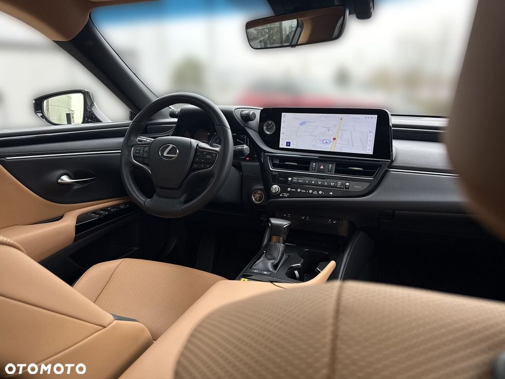 Lexus ES 300h Business Edition - 23