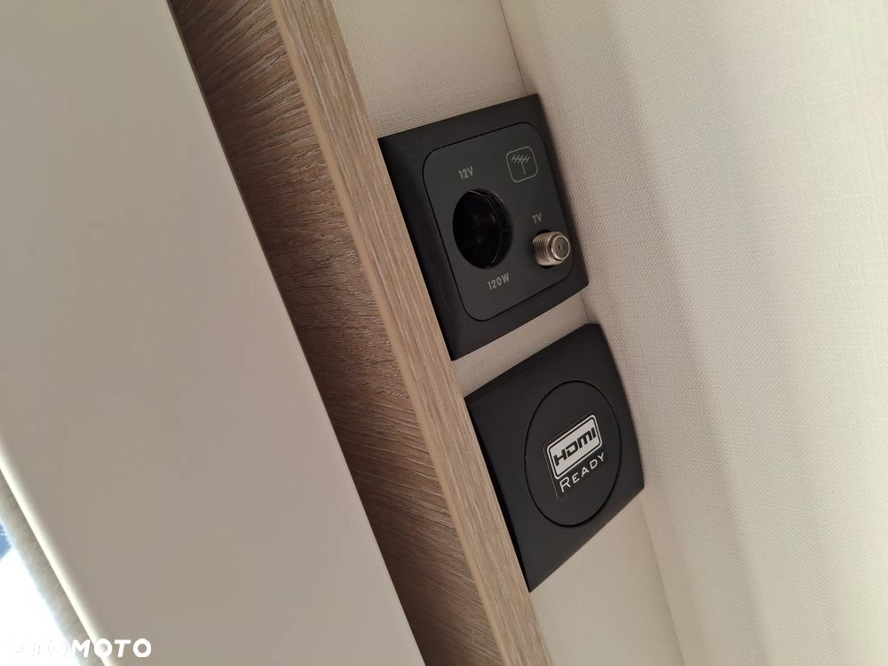 Rapido 8096dF S80 Ultimate Line Kamper 5 Osób Wersja Zimowa Podwójna Podłoga Klasa Premium Bogaty Oświetlenie Ambiente Euro 6 Felgi Aluminiowe - 29