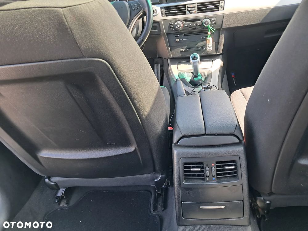 BMW Seria 3 320d DPF - 13