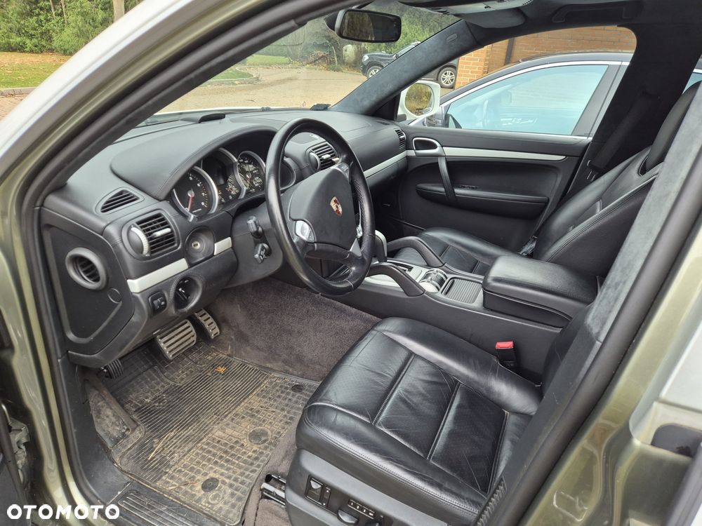 Porsche Cayenne - 7
