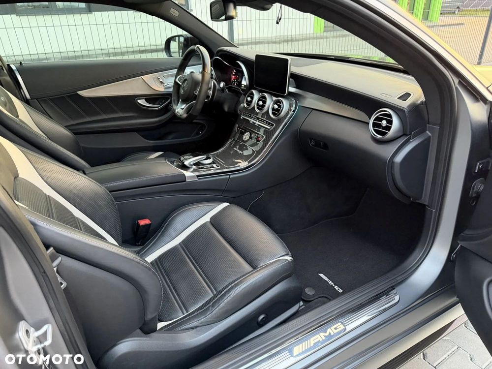 Mercedes-Benz Klasa C AMG 63 S AMG Speedshift 7G-MCT - 13