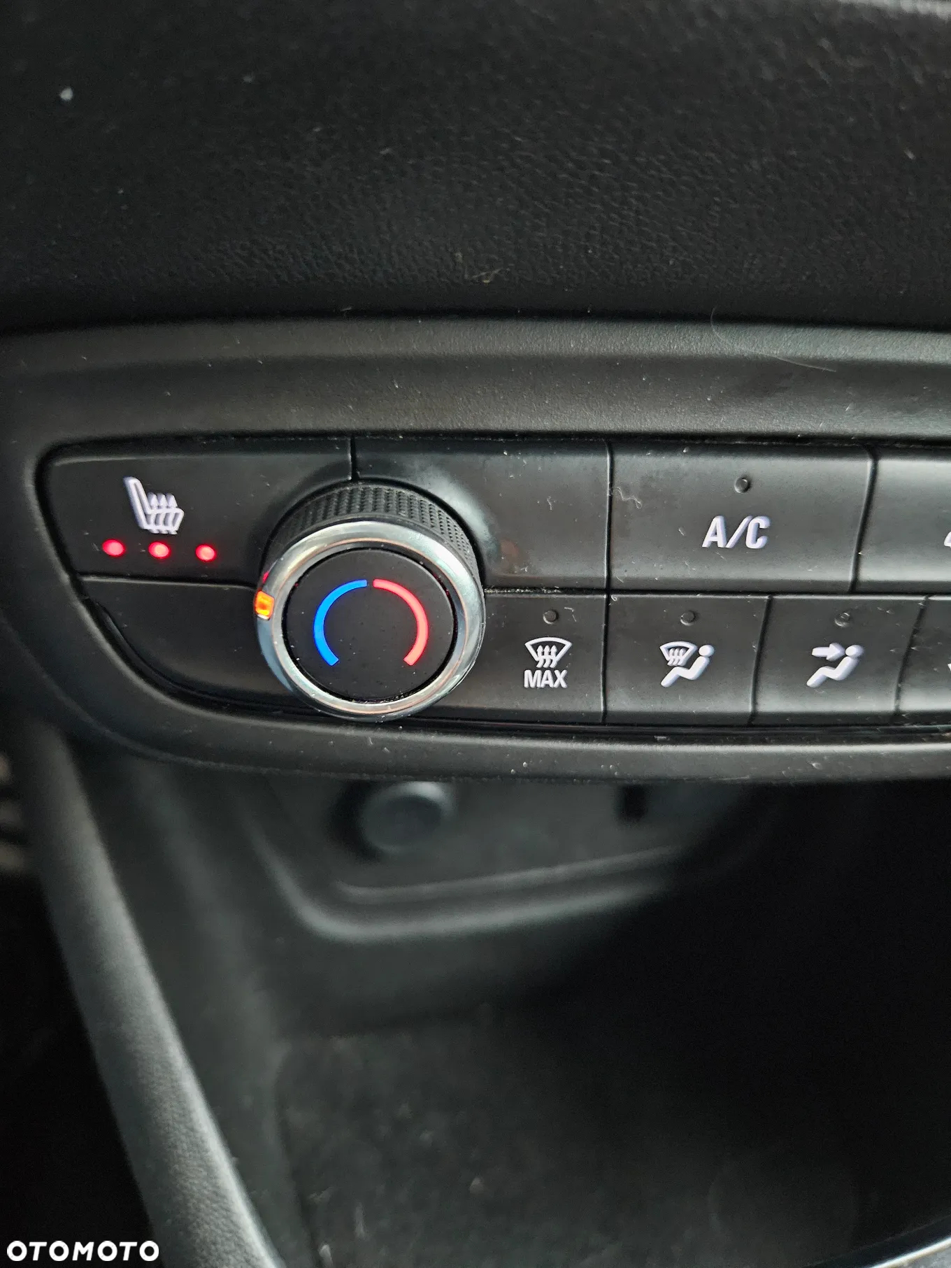 Opel Crossland X - 13