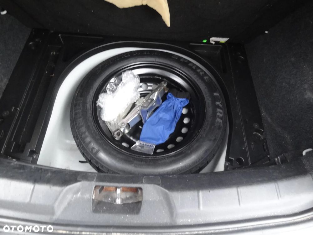 Volvo V40 D3 Geartronic RDesign - 28