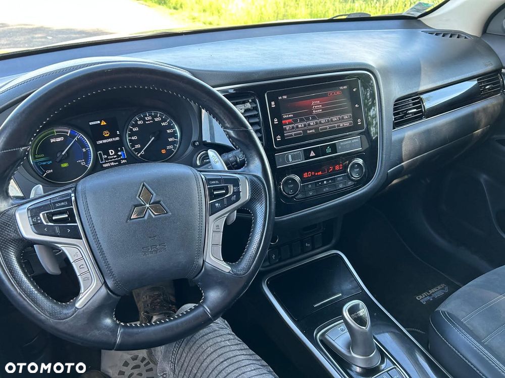 Mitsubishi Outlander - 9