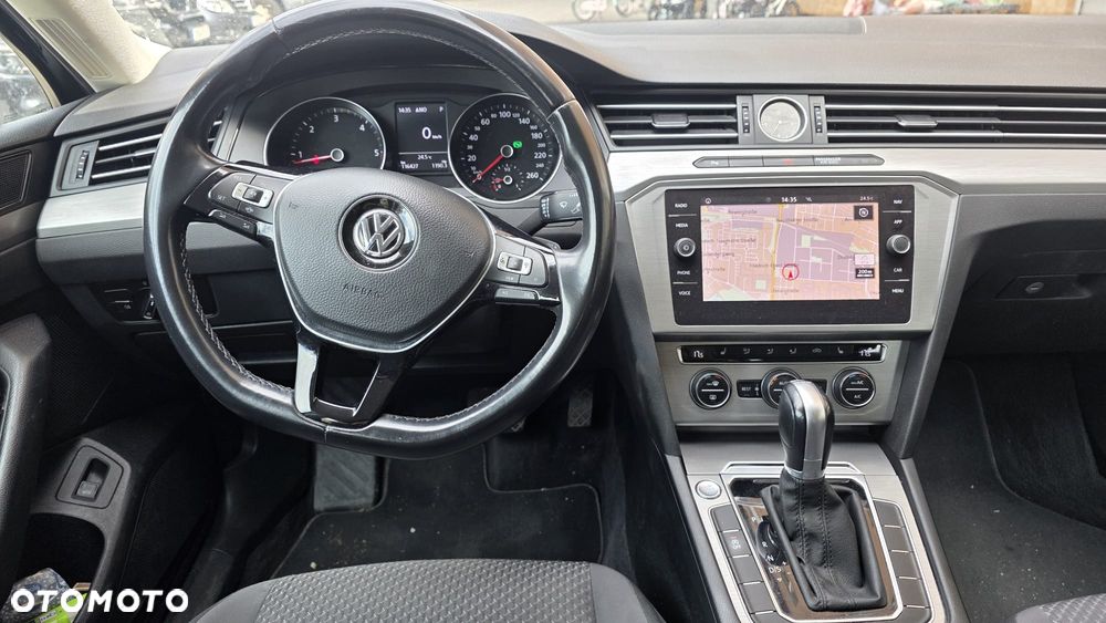 Volkswagen Passat - 3
