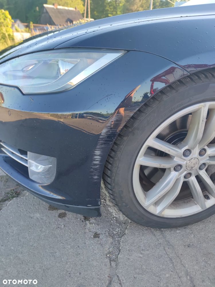 Tesla Model S - 5