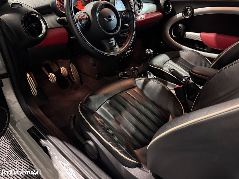 MINI 3 Portas John Cooper Works 153g - 32