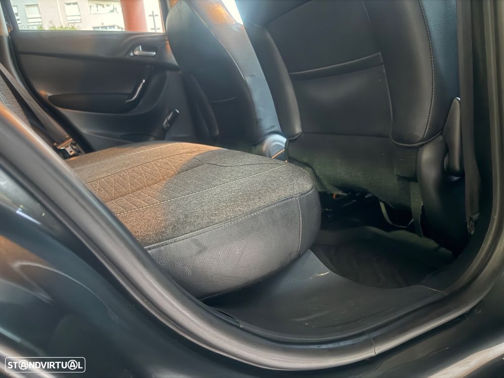 Citroën C3 1.6 BlueHDi Exclusive - 40