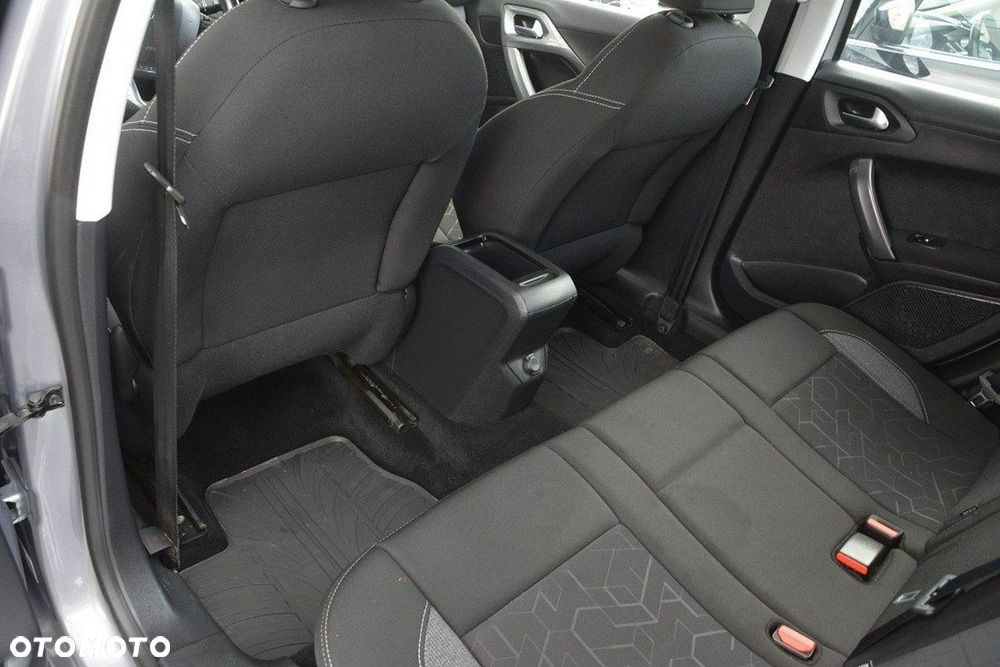 Peugeot 2008 1.6 BlueHDi Active - 29