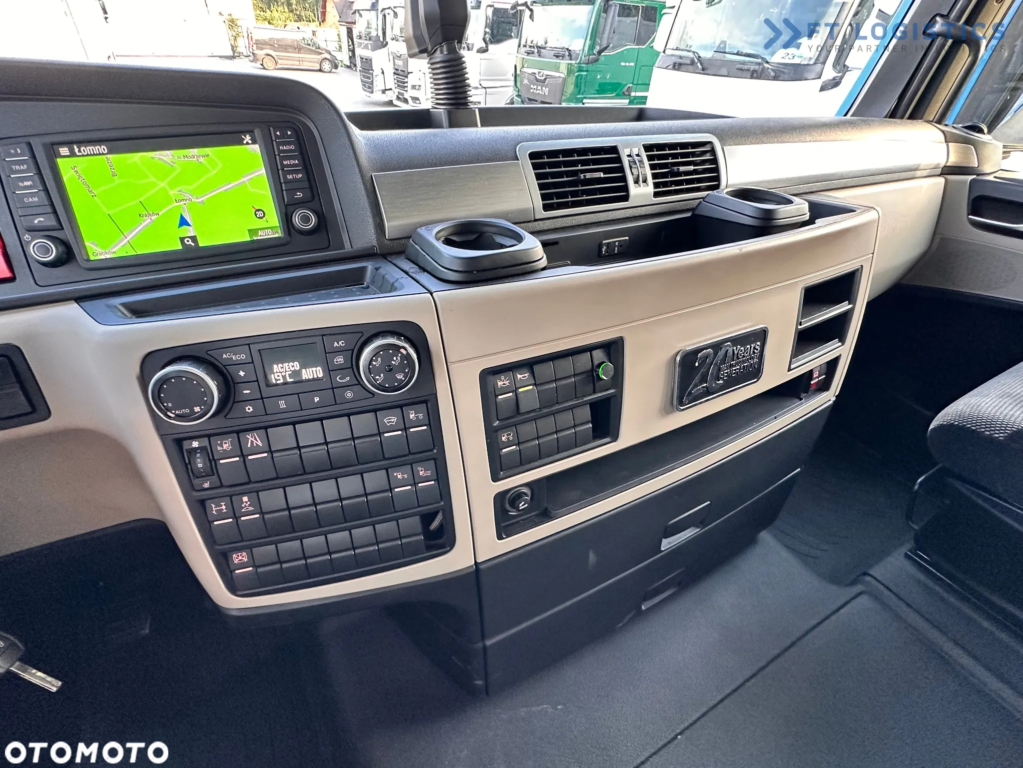 MAN TGX 18.500 / KABINA XXL / SKRZYNIA - KONTENER / WINDA / MANUAL KABINA SYPIALNA / UNIKAT! - 17