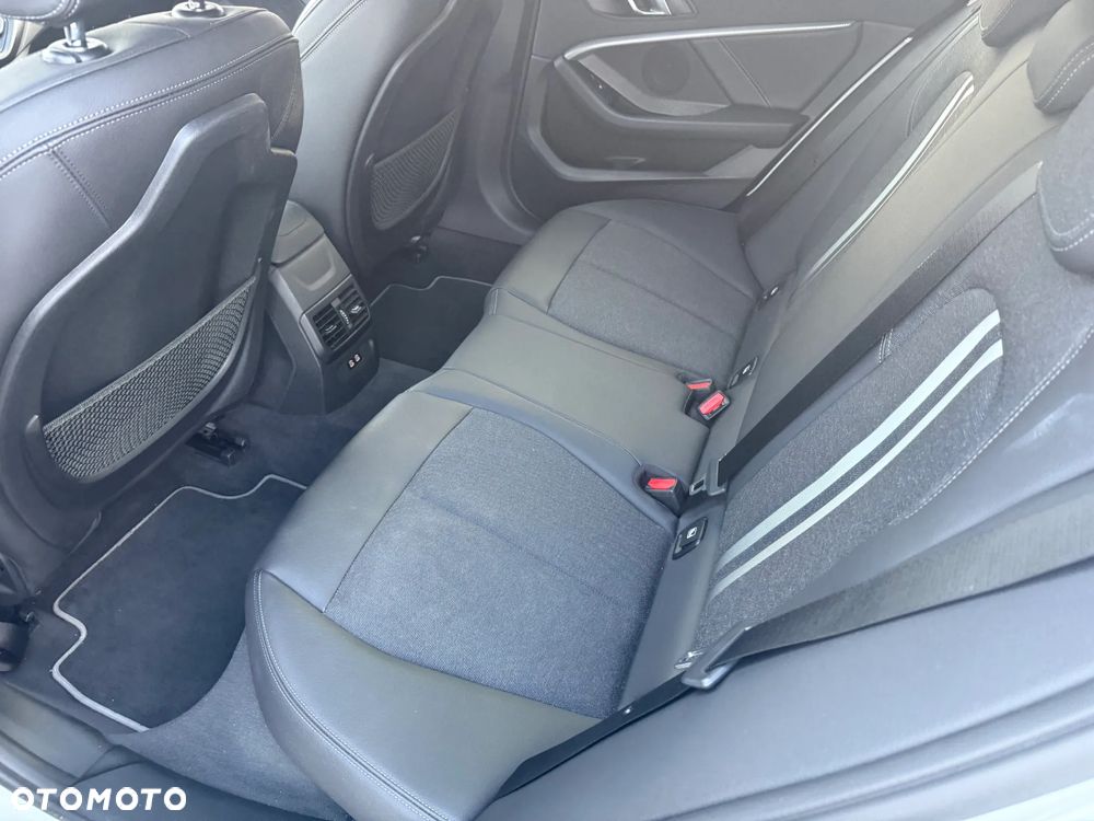 BMW Seria 1 118i Sport Line - 32