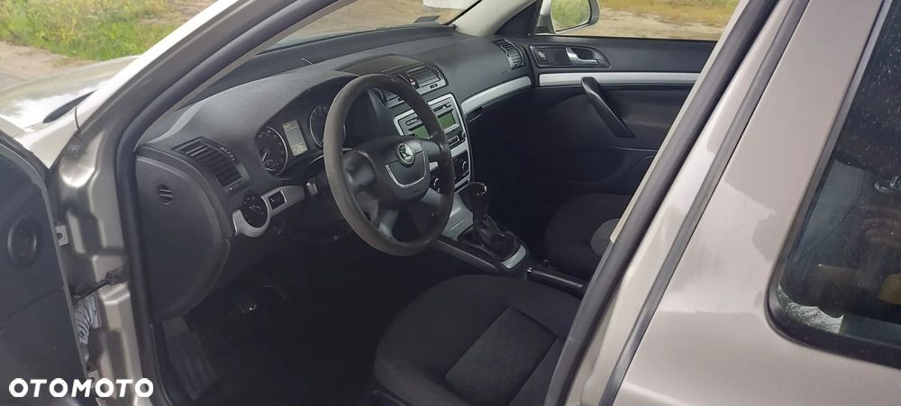 Skoda Octavia 1.6 TDI Active - 9
