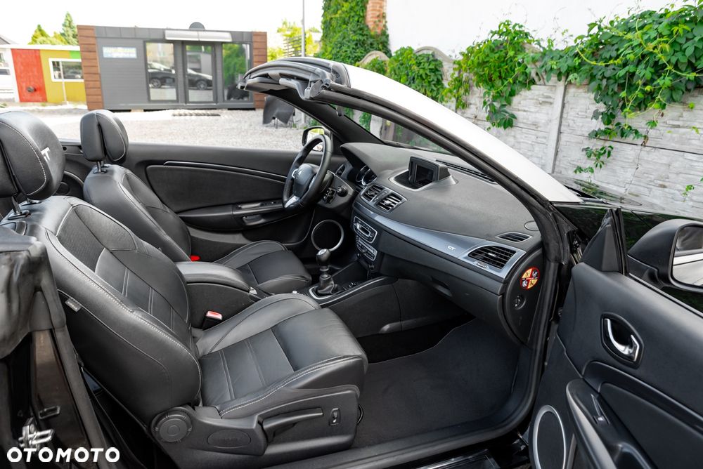 Renault Megane TCe 180 GT - 30