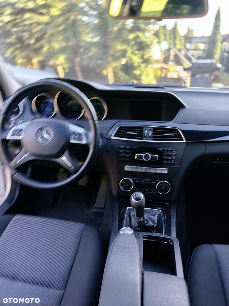 Mercedes-Benz Klasa C 220 CDI DPF (BlueEFFICIENCY) Elegance - 17