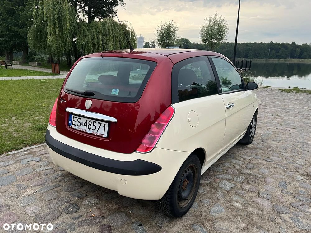 Lancia Ypsilon 1.4 16V Elegante Plus - 4