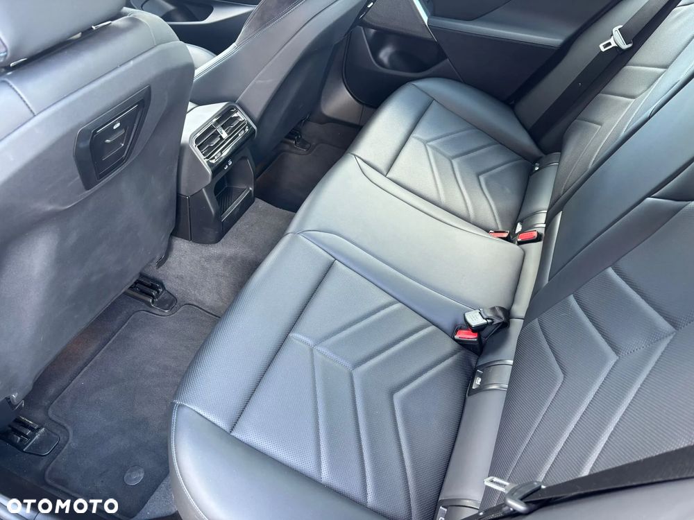 BMW Seria 5 520d xDrive mHEV M Sport - 15