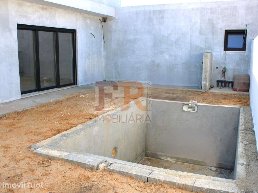 Moradia Isolada Térrea T3 com Garagem e Piscina, Palmela - Grande imagem: 5/21