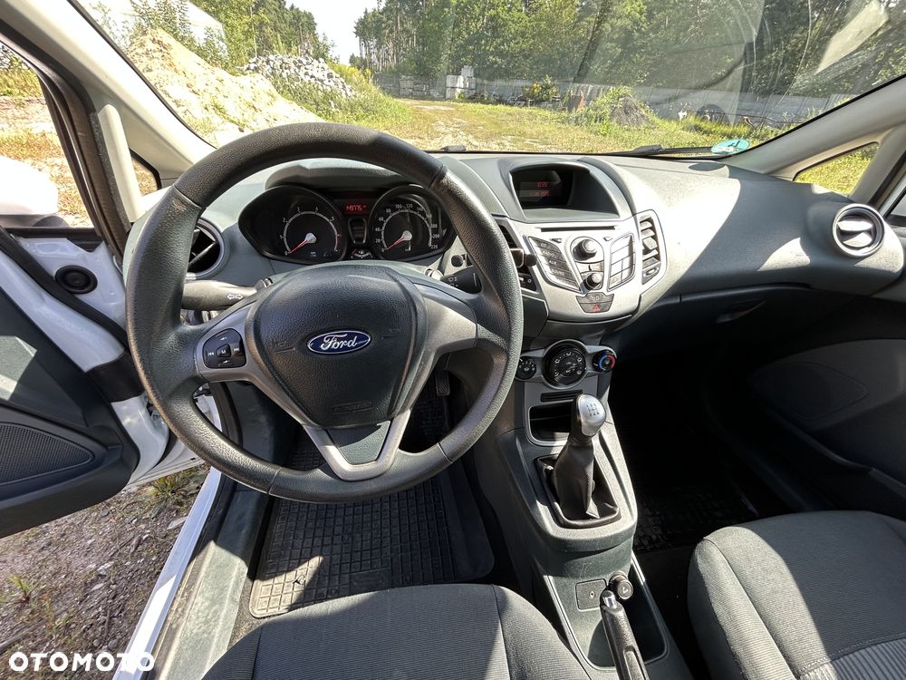 Ford Fiesta - 9