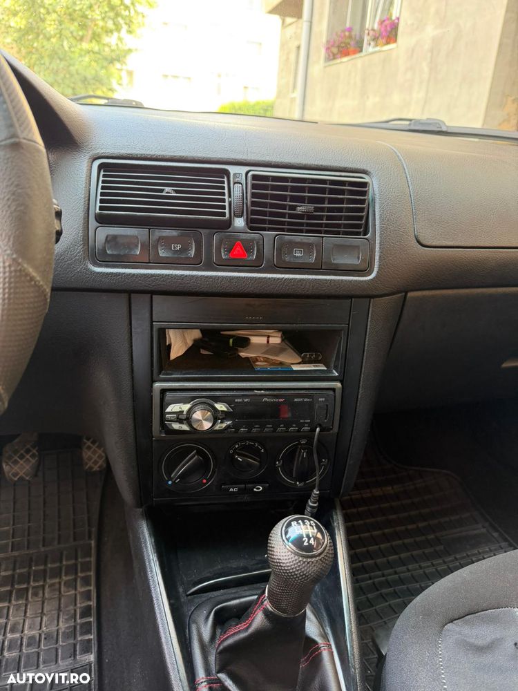 Volkswagen Golf 1.4 - 6