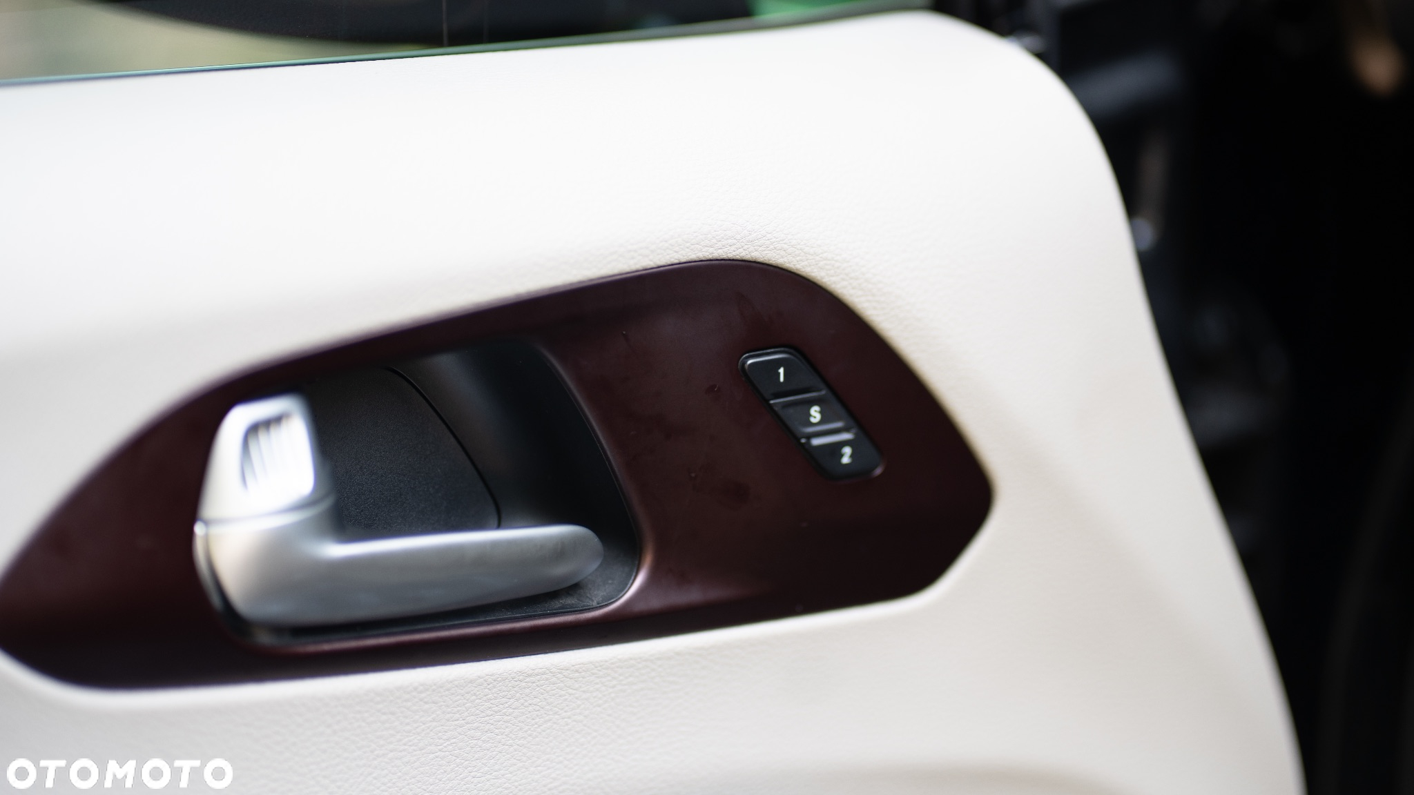 Chrysler Pacifica - 14