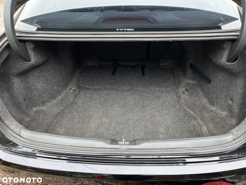 Honda Accord 2.0 Executive - 11