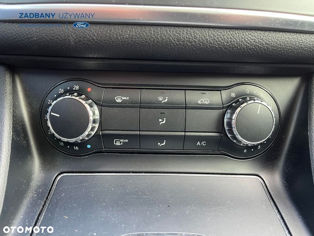 Mercedes-Benz CLA 180 7G-DCT UrbanStyle Edition - 22