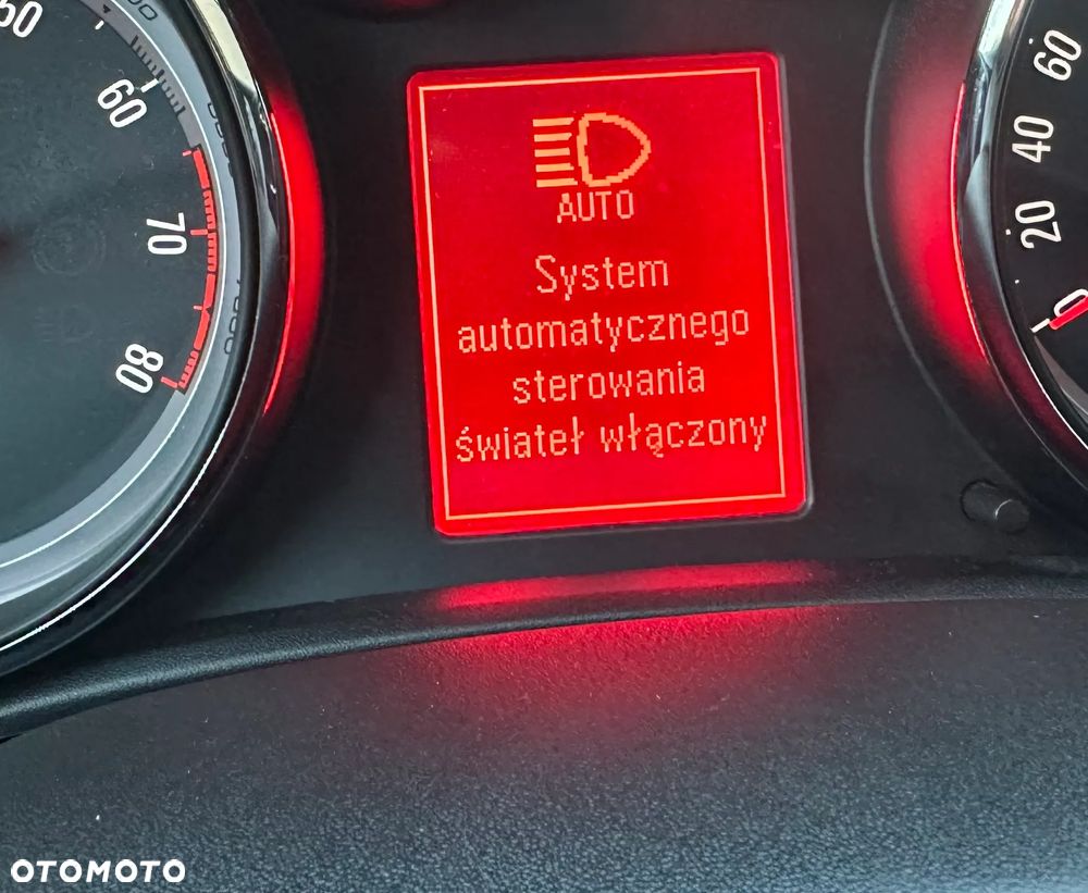 Opel Astra 1.4 Turbo - 11