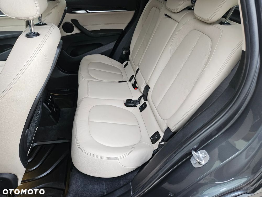 BMW X1 xDrive25d xLine - 32