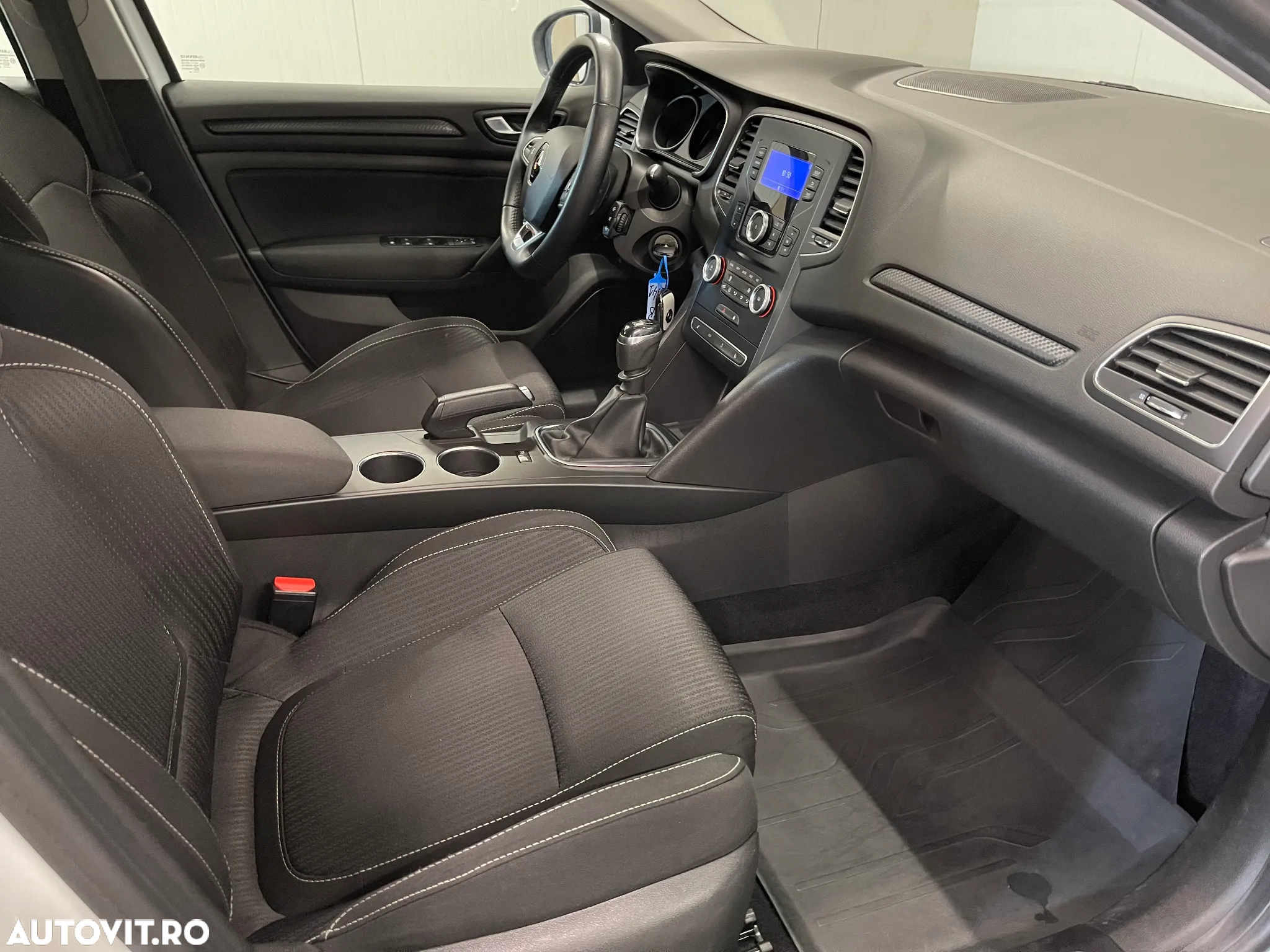 Renault Megane Blue dCi 116 Zen - 10