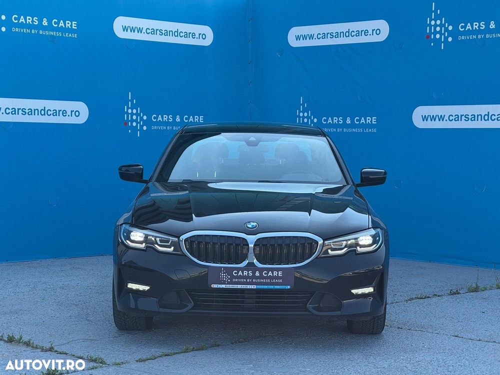 BMW Seria 3 330i AT - 13