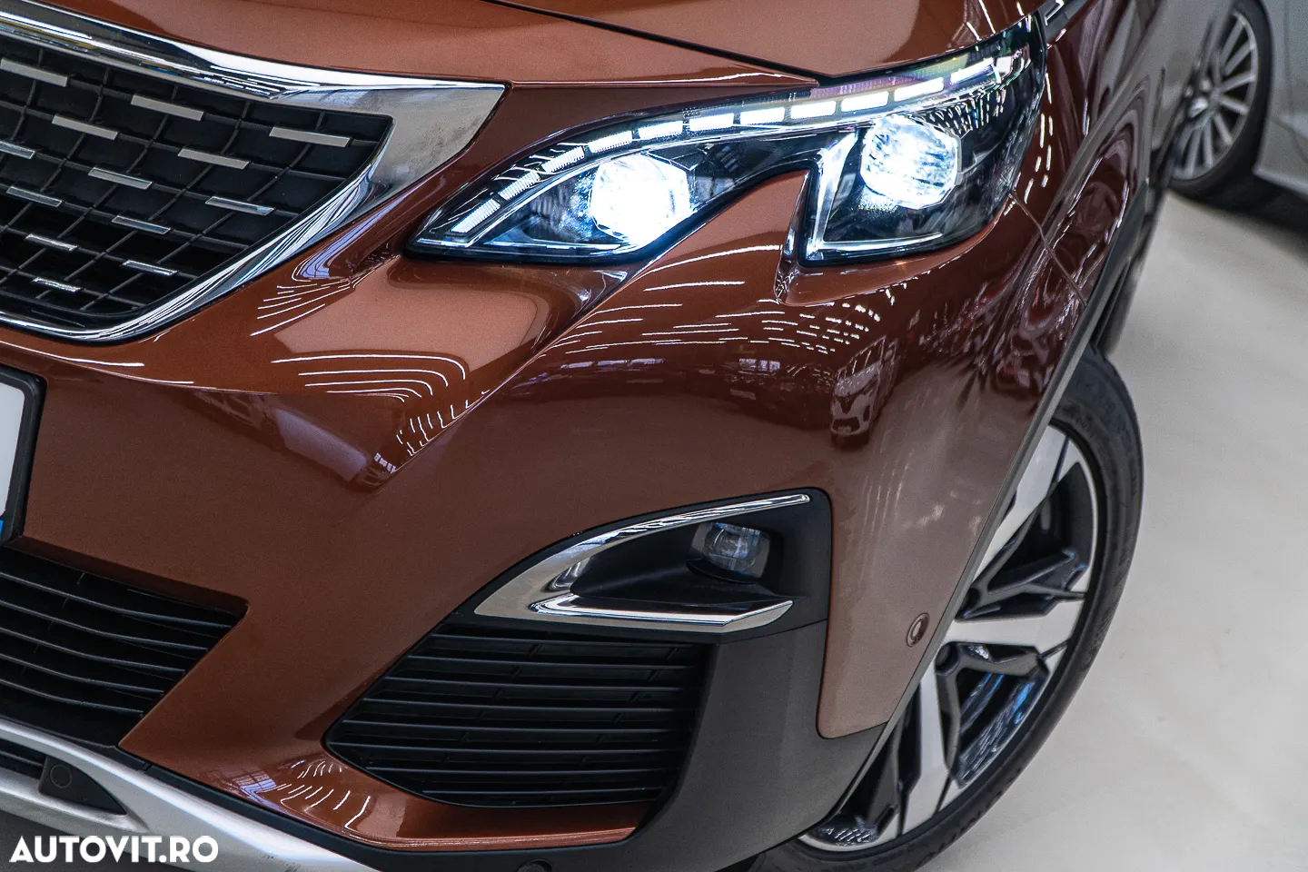 Peugeot 3008 1.2 PureTech Turbo S&S EAT6 Allure - 34