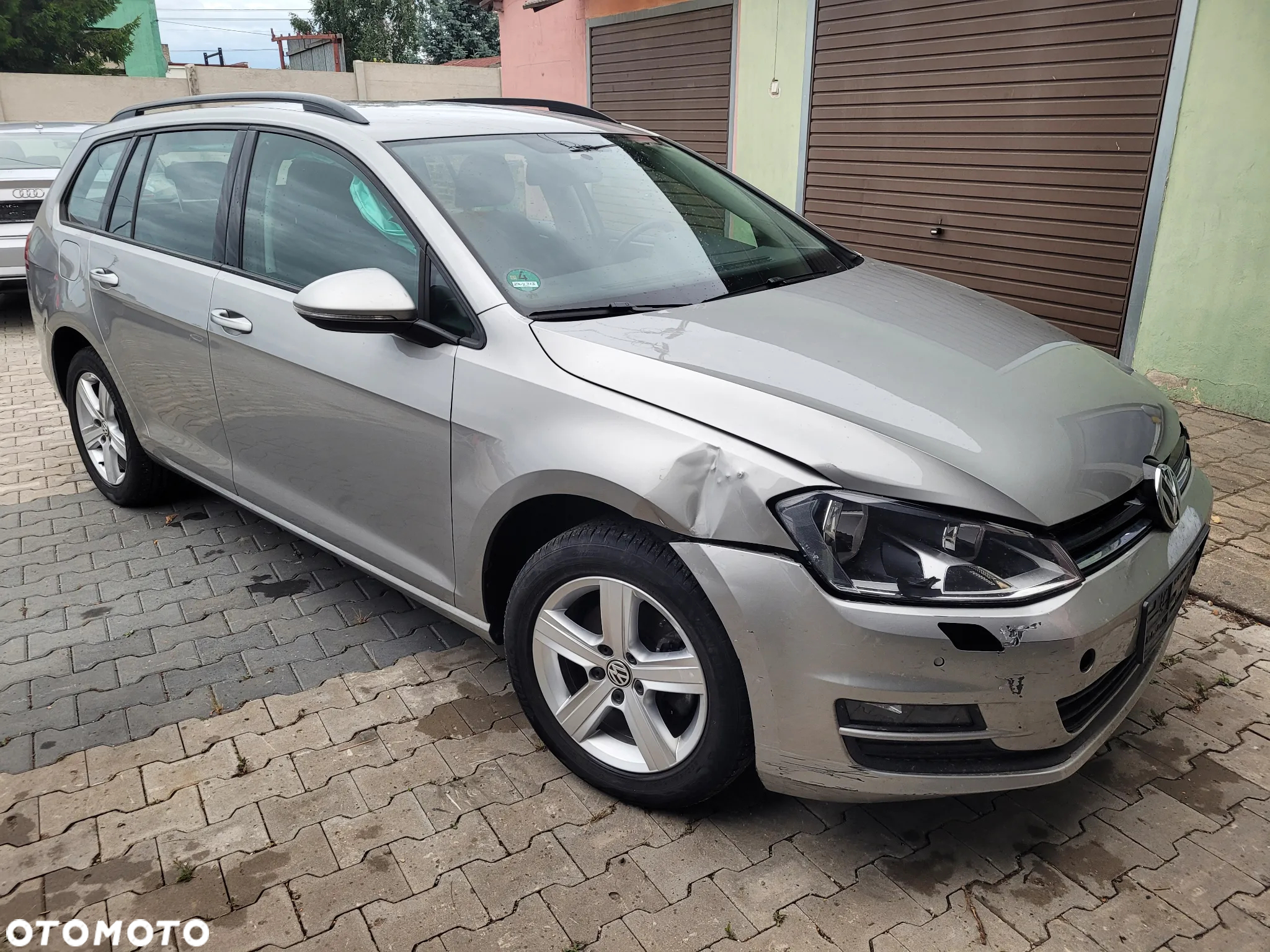 Volkswagen Golf - 22