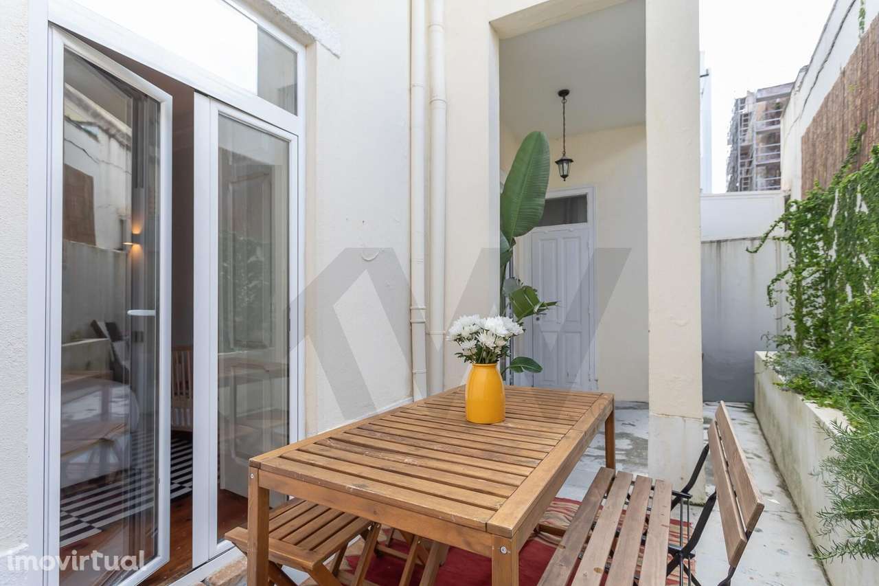 Apartamento Remodelado com Pátio Privativo no Dafundo - Grande imagem: 3/50