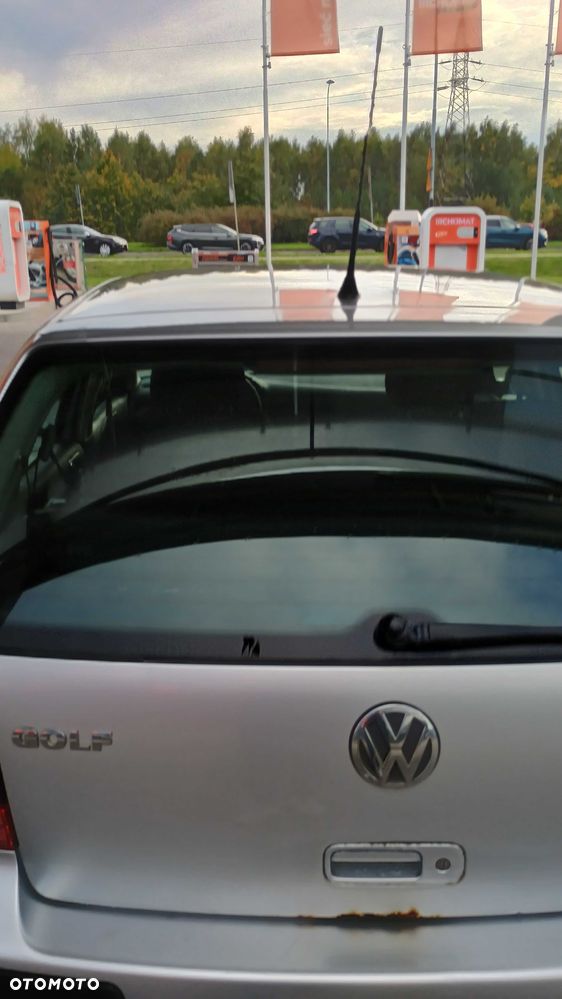 Volkswagen Golf 2002 photo 2