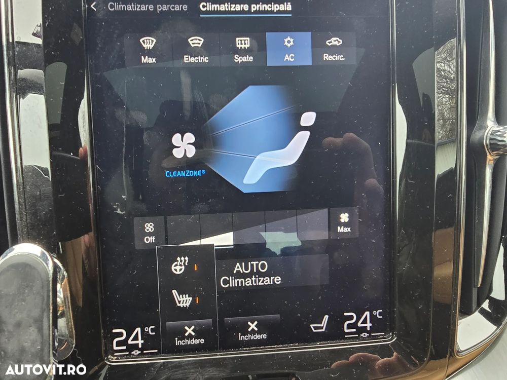 Volvo XC 60 T8 Twin Engine AWD Geartronic Momentum - 24