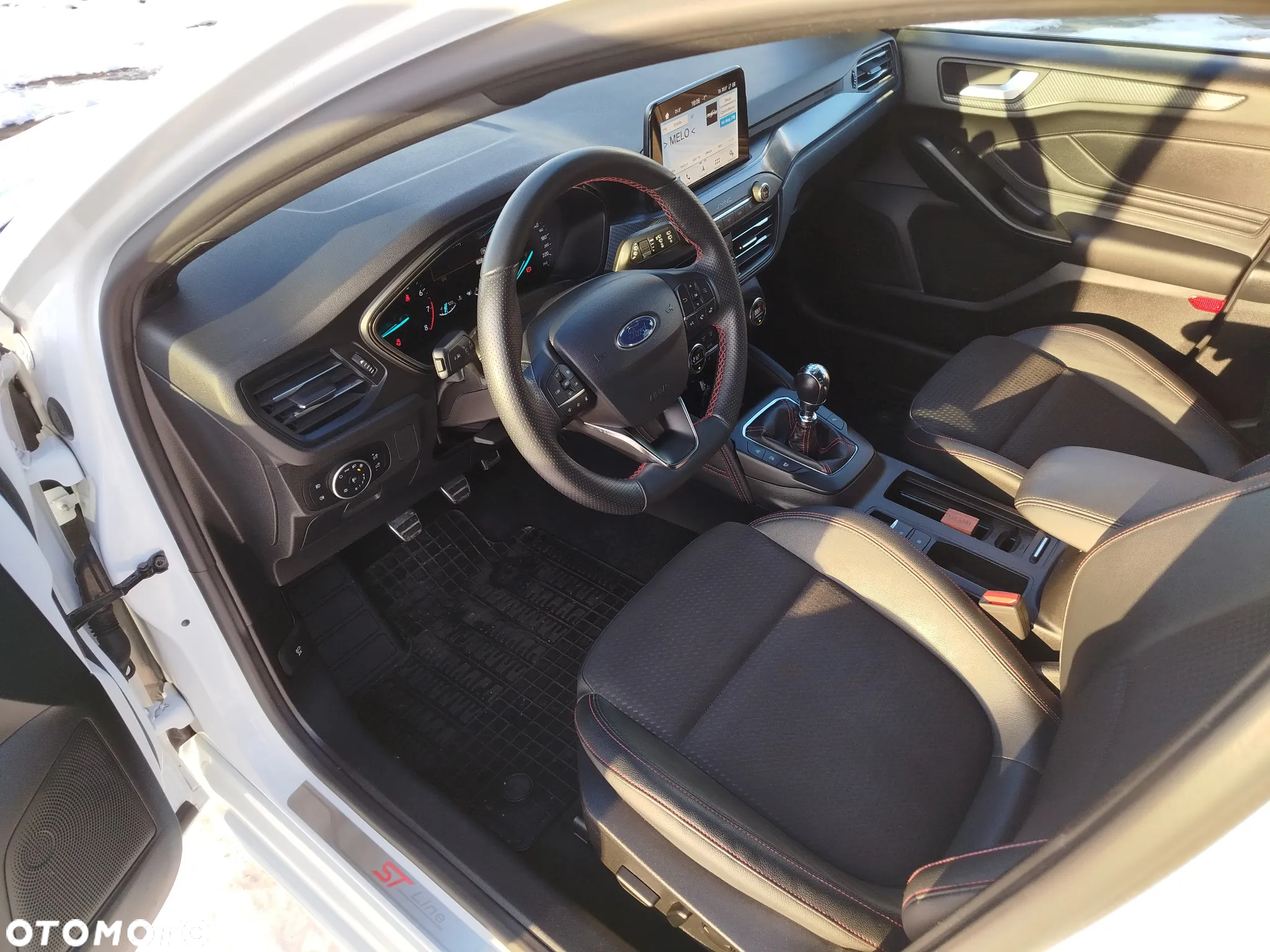 Ford Focus 1.0 EcoBoost ST-Line - 27