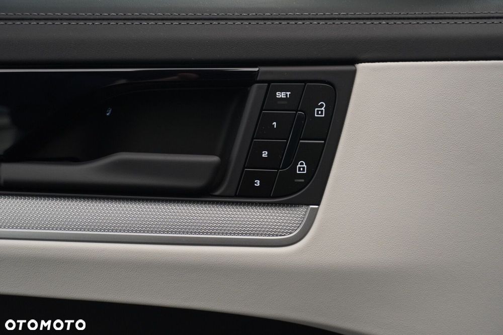 Porsche Cayenne - 16