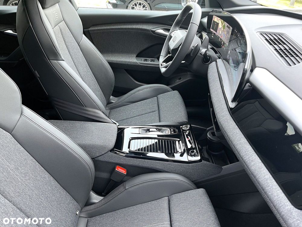 Audi Q6 e-tron - 23