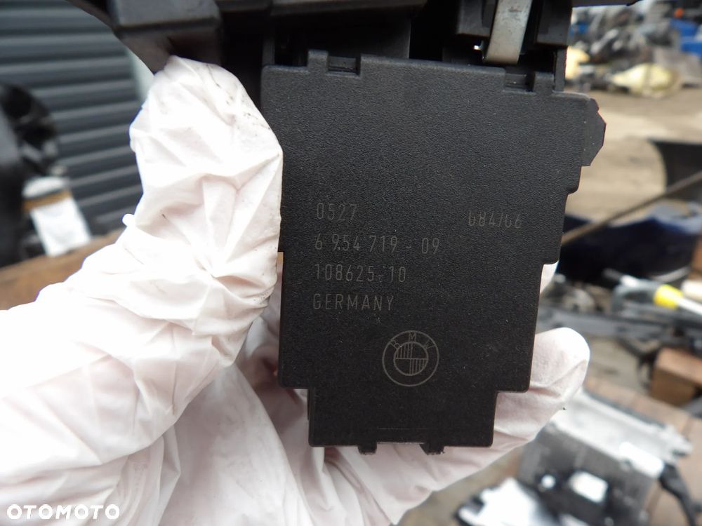 BMW - E90,E91 - STACYJKA Z KLUCZYKIEM - 6954719 - 2